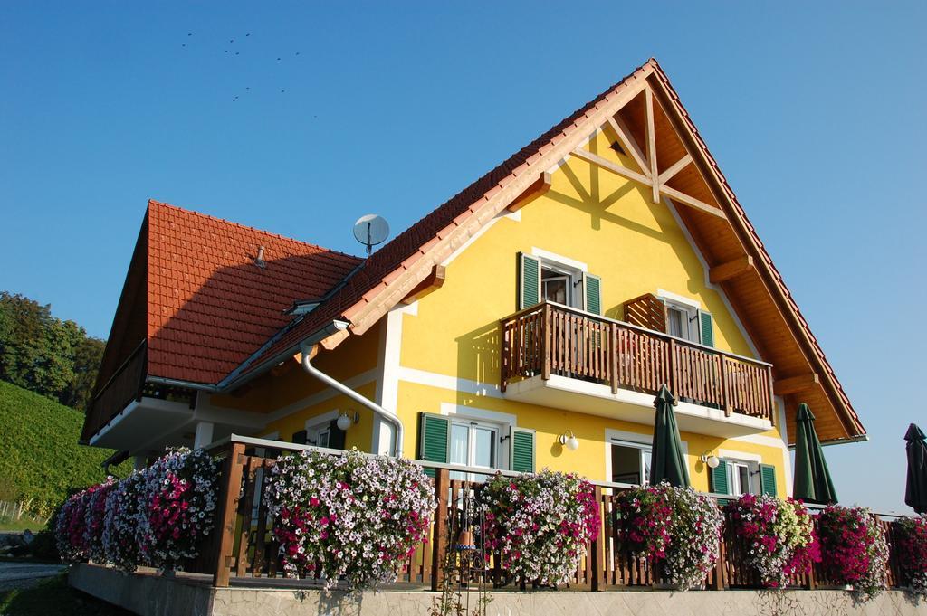גמליץ Weingut-Gaestehaus Birnstingl חדר תמונה